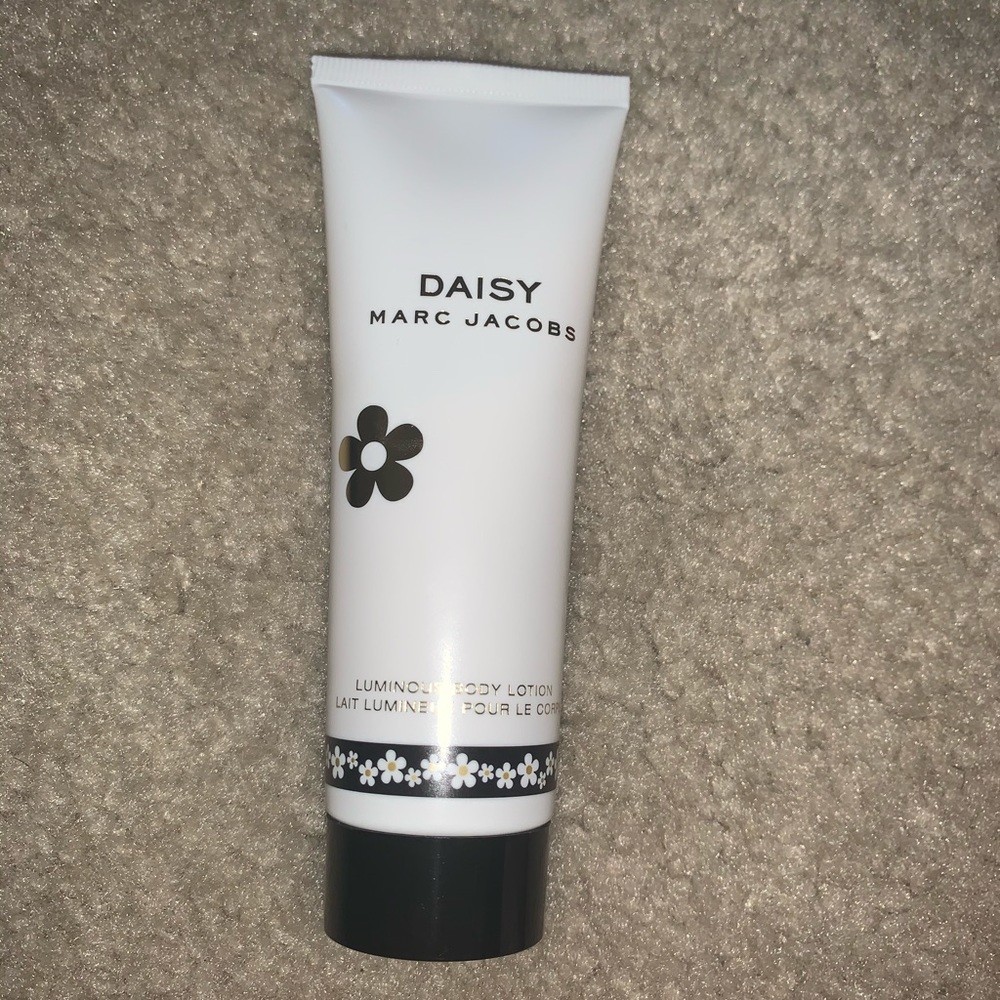 Marc Jacobs Daisy Luminous Body Lotion